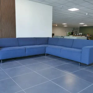 Hoekbank met korte lounge donkerbruin 255×145 | BEZORGEN